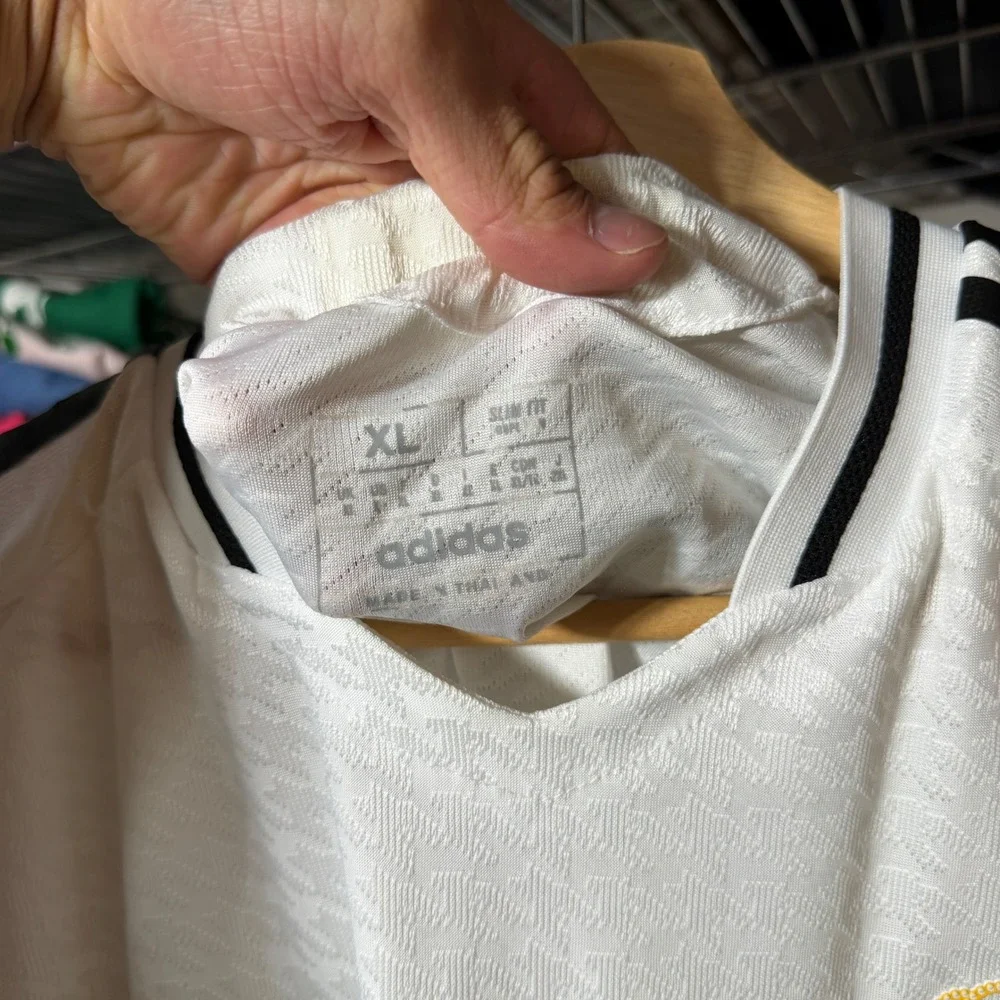 Adidas Jersey Mens XL White Real Madrid Vini Jr 7 Soccer HP Emirates Flaws